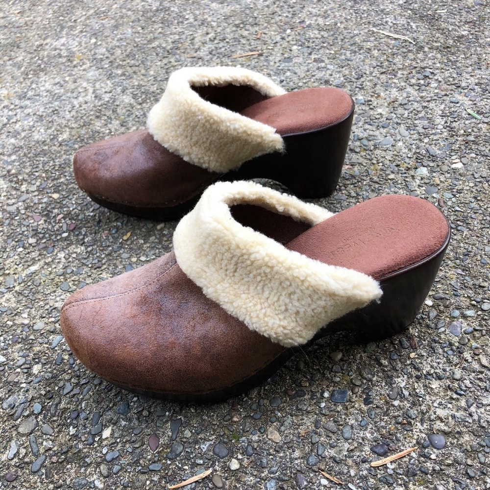 Nine West Fur Trimmed Leather Clogs -6M *like new*